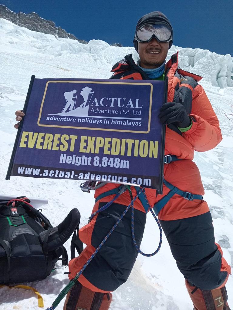 What Is the 2 PM Rule on Everest? Everything You Need to Know for Summit Day Safety